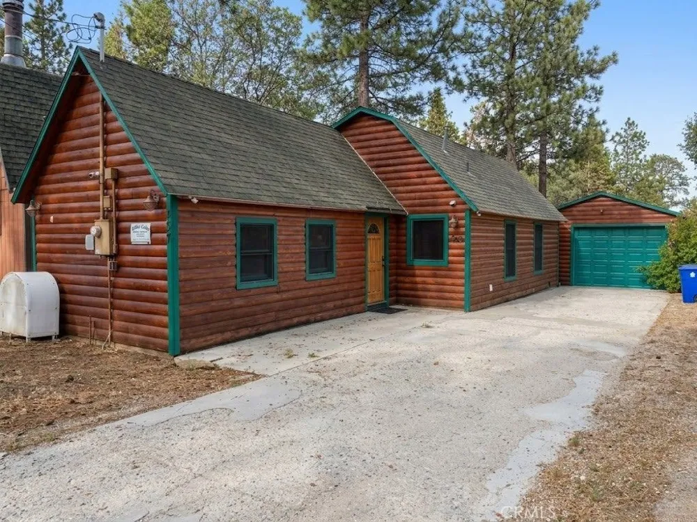 437 Victoria Lane Sugarloaf, CA 92386