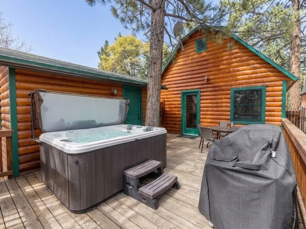 437 Victoria Lane Sugarloaf, CA 92386
