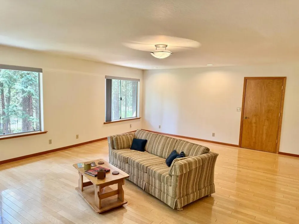 2624 Indian Rock Road Dorrington, CA 95223