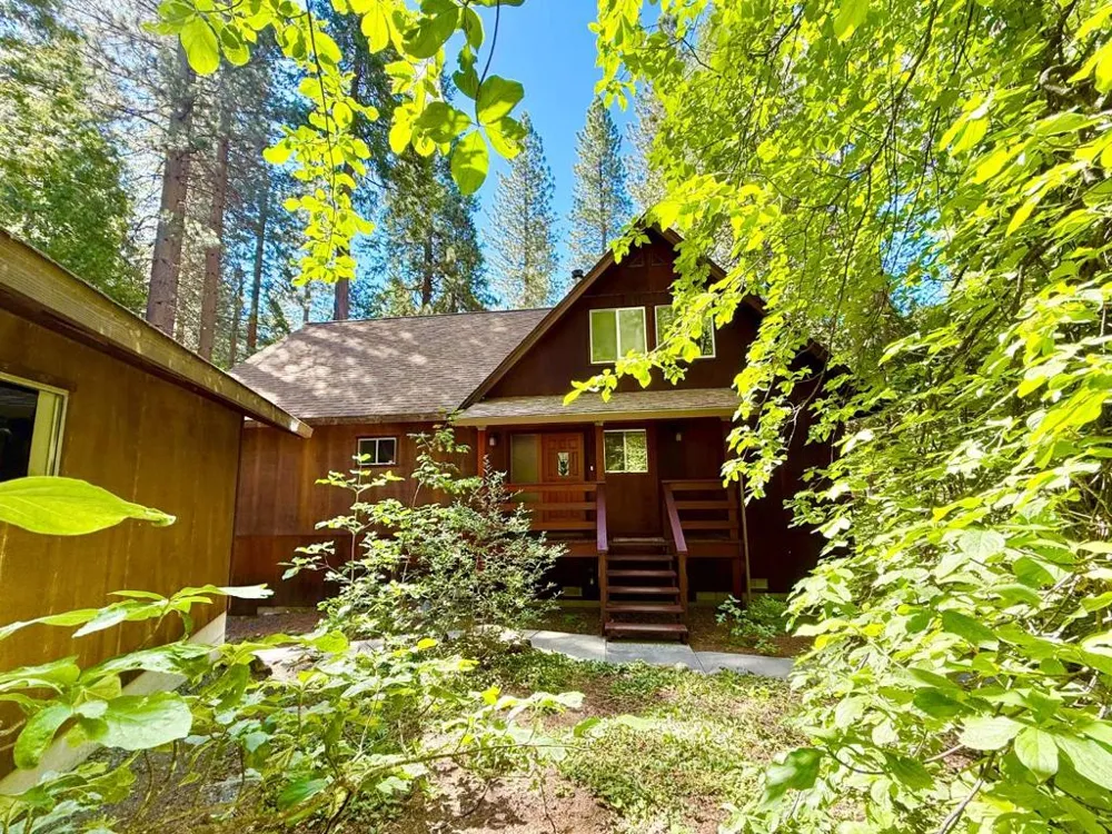 2624 Indian Rock Road Dorrington, CA 95223
