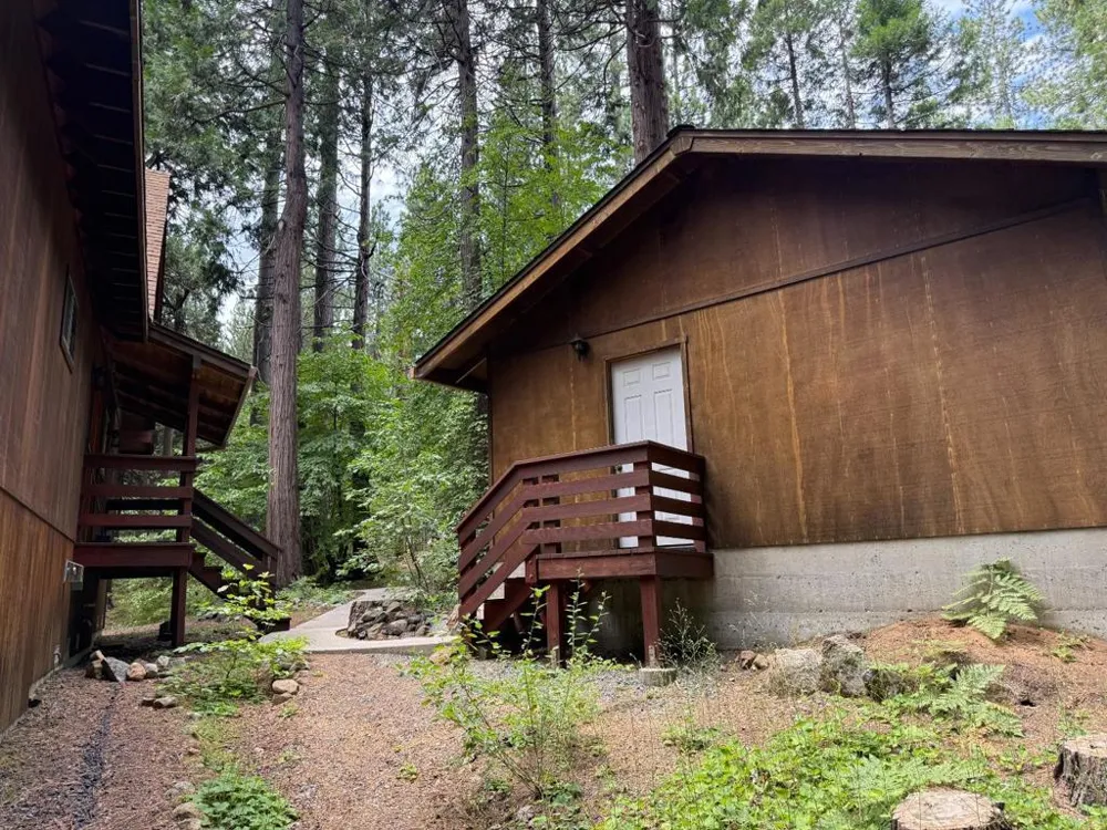 2624 Indian Rock Road Dorrington, CA 95223