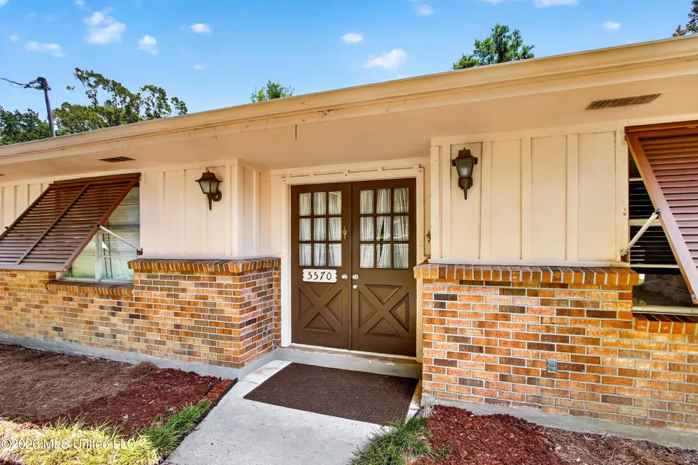5570 E Diamondhead Drive Diamondhead, MS 39525