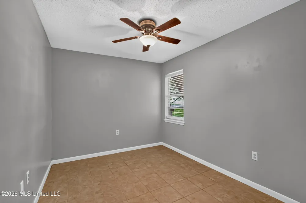 5570 E Diamondhead Drive Diamondhead, MS 39525