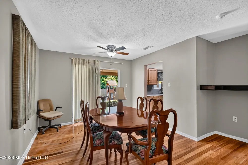 5570 E Diamondhead Drive Diamondhead, MS 39525