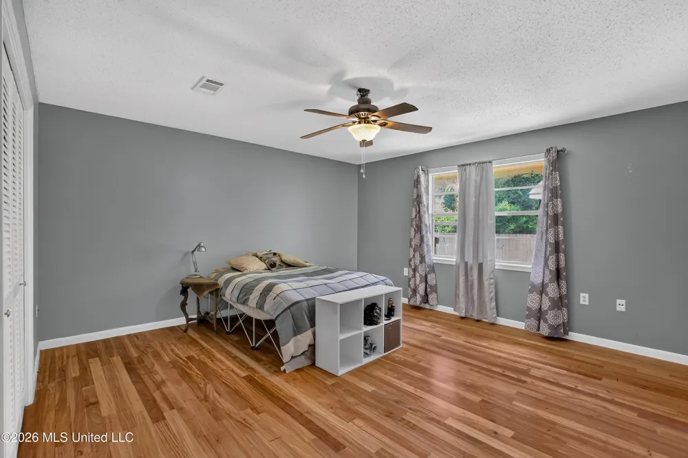 5570 E Diamondhead Drive Diamondhead, MS 39525