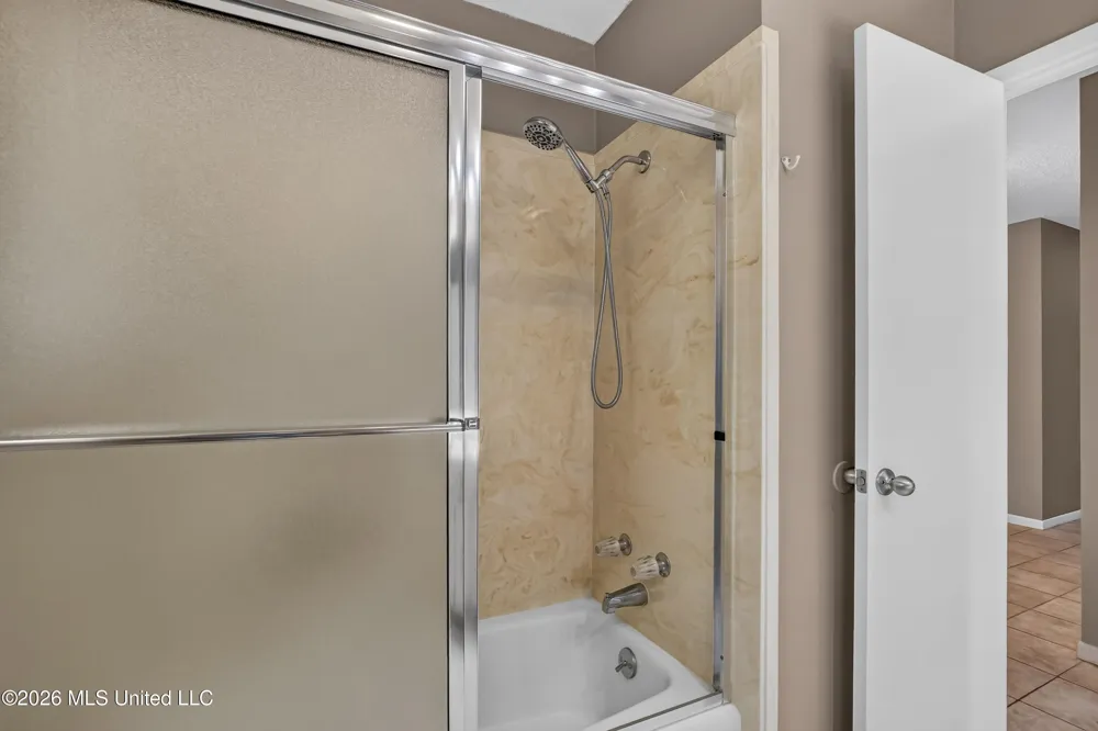 5570 E Diamondhead Drive Diamondhead, MS 39525