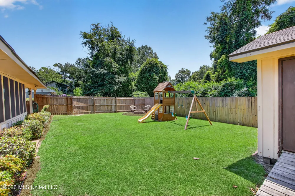 5570 E Diamondhead Drive Diamondhead, MS 39525