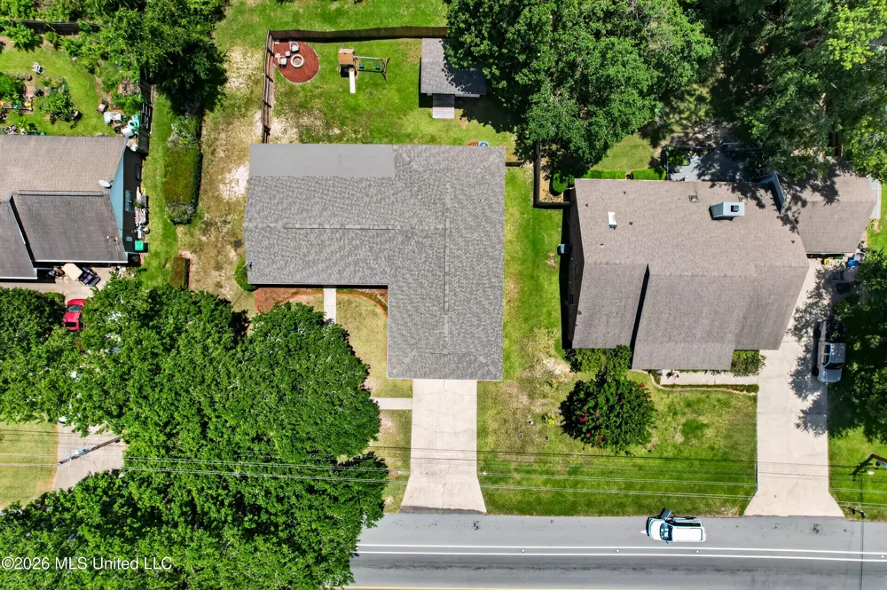 5570 E Diamondhead Drive Diamondhead, MS 39525
