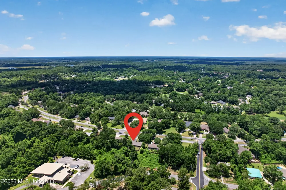 5570 E Diamondhead Drive Diamondhead, MS 39525