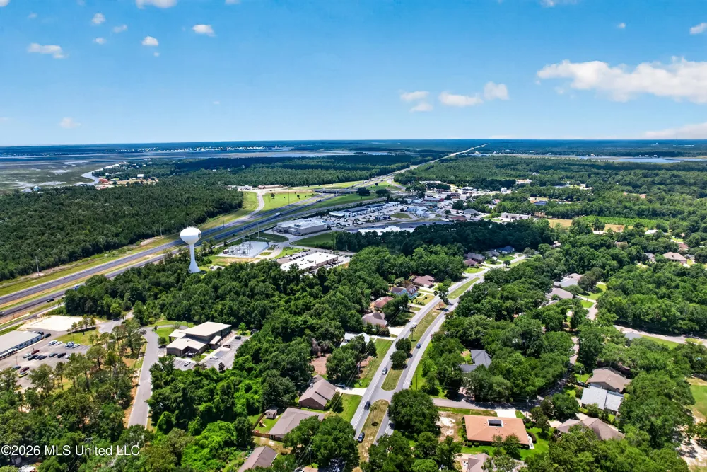 5570 E Diamondhead Drive Diamondhead, MS 39525