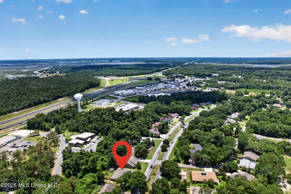5570 E Diamondhead Drive Diamondhead, MS 39525