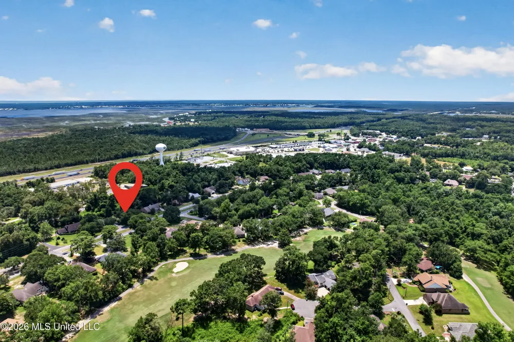 5570 E Diamondhead Drive Diamondhead, MS 39525