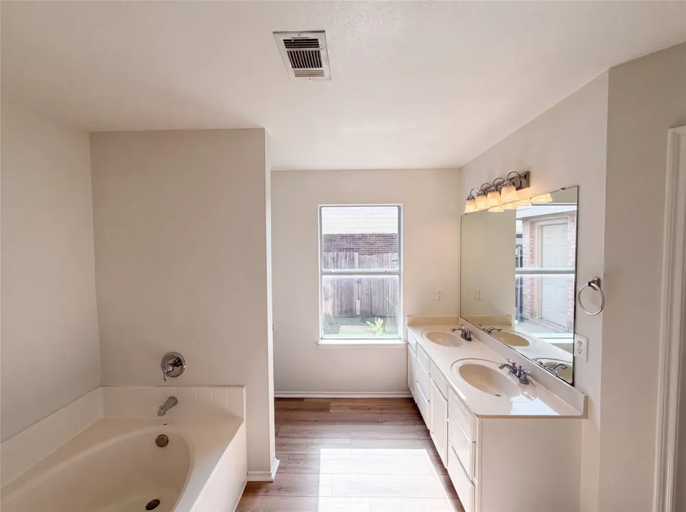 525 Del Mar Drive Ponder, TX 76259