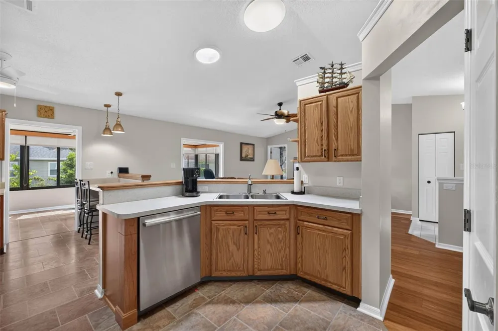 6031 SANDERLING DRIVE Lakeland, FL 33809
