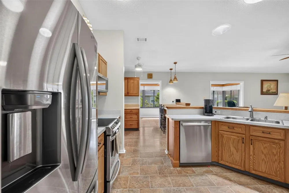 6031 SANDERLING DRIVE Lakeland, FL 33809