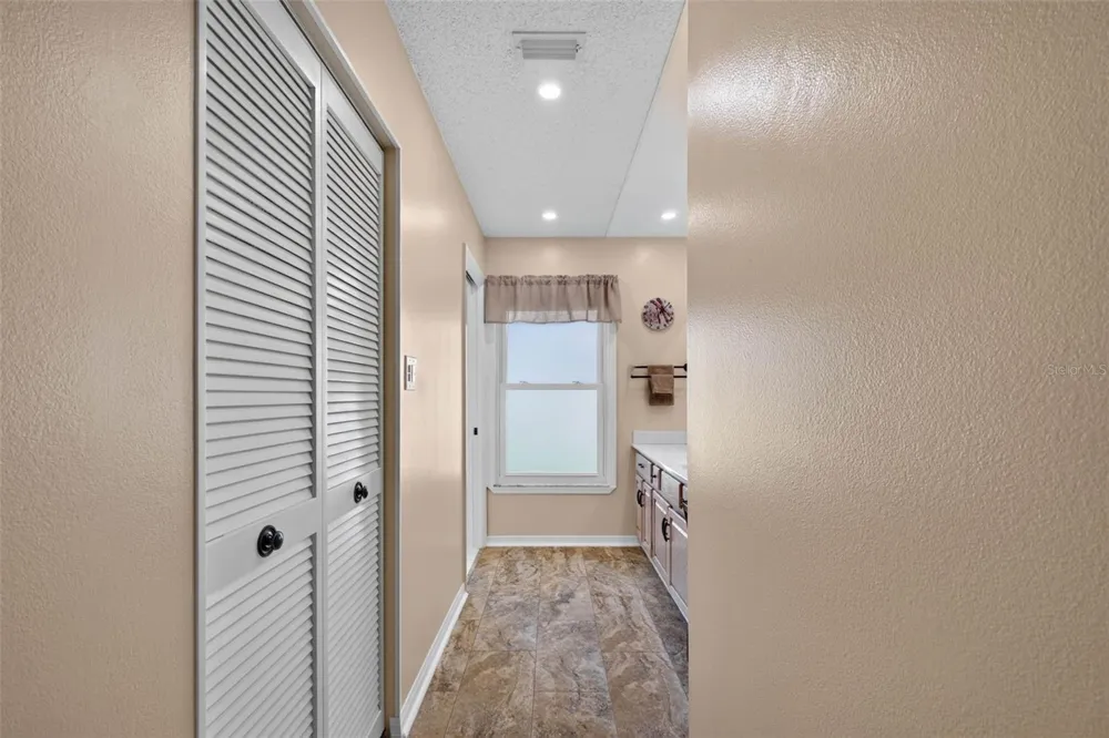 6031 SANDERLING DRIVE Lakeland, FL 33809
