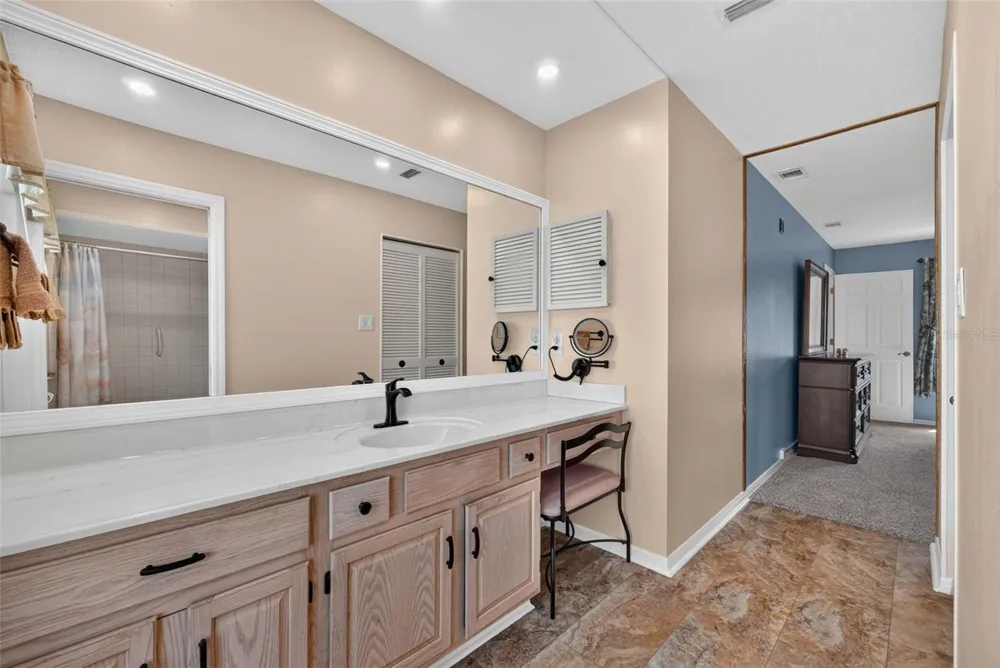 6031 SANDERLING DRIVE Lakeland, FL 33809