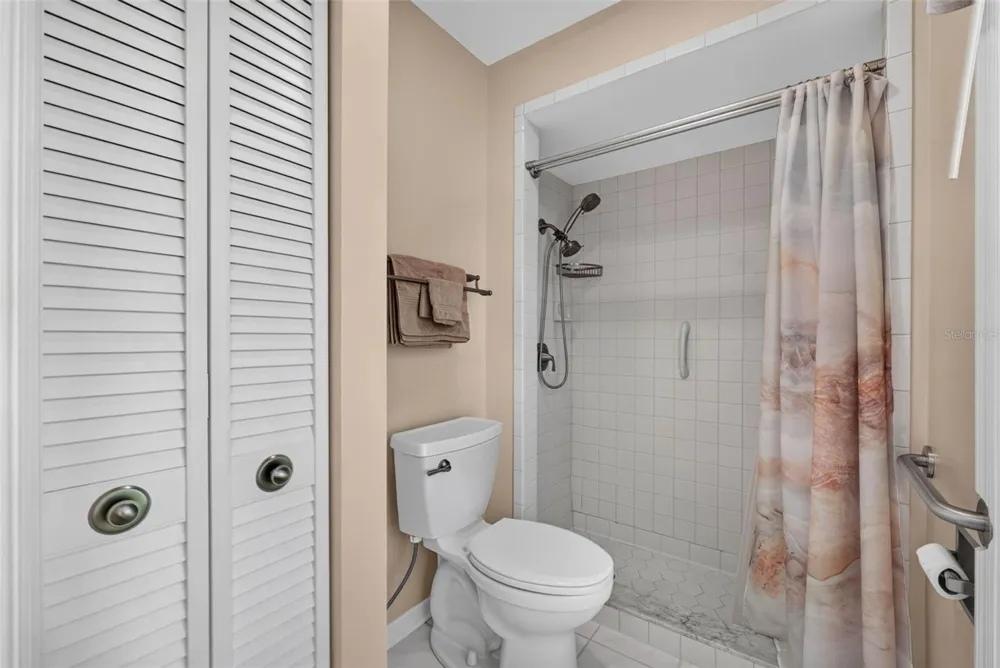 6031 SANDERLING DRIVE Lakeland, FL 33809
