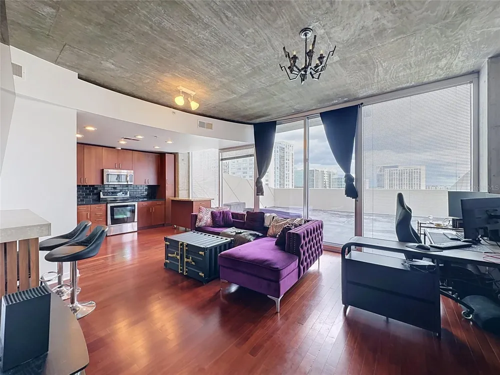 155 S COURT AVENUE #1009 Orlando, FL 32801