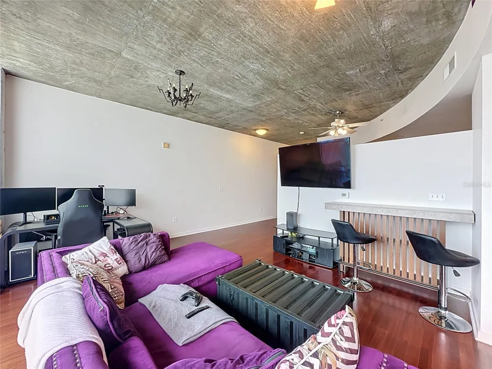 155 S COURT AVENUE #1009 Orlando, FL 32801
