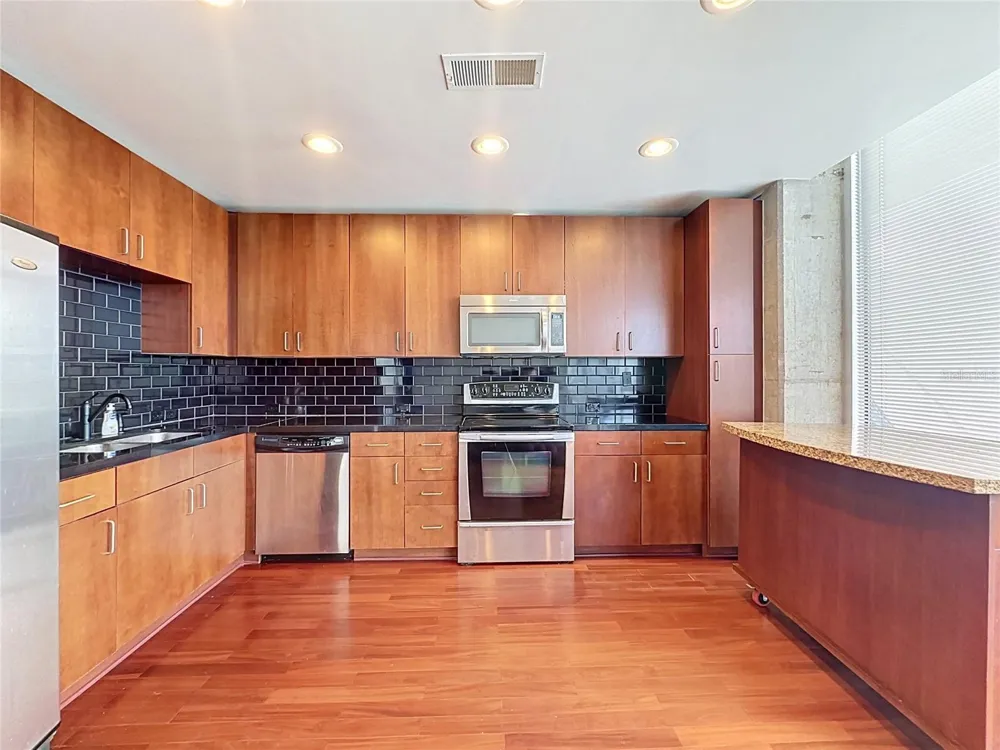 155 S COURT AVENUE #1009 Orlando, FL 32801