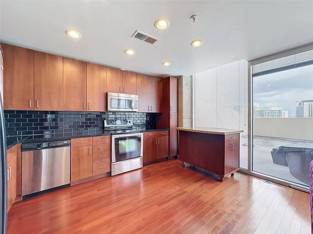 155 S COURT AVENUE #1009 Orlando, FL 32801