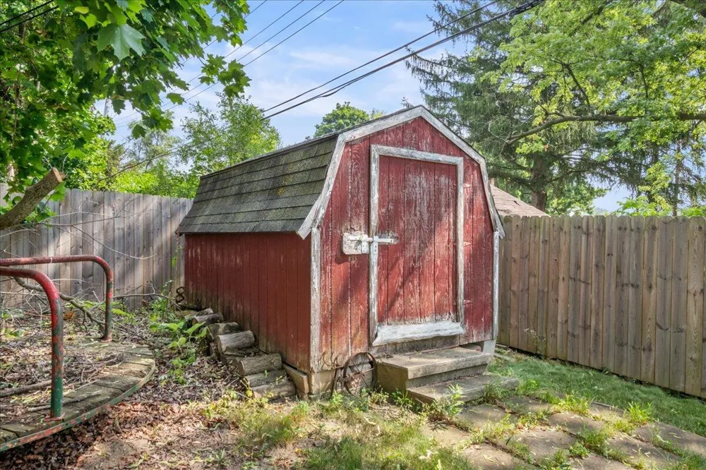 426 Cameron Avenue Pontiac, MI 48342