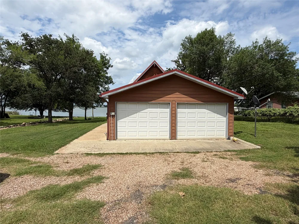 587 Lcr 779 Groesbeck, TX 76642