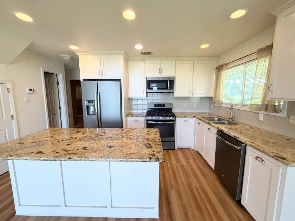 587 Lcr 779 Groesbeck, TX 76642
