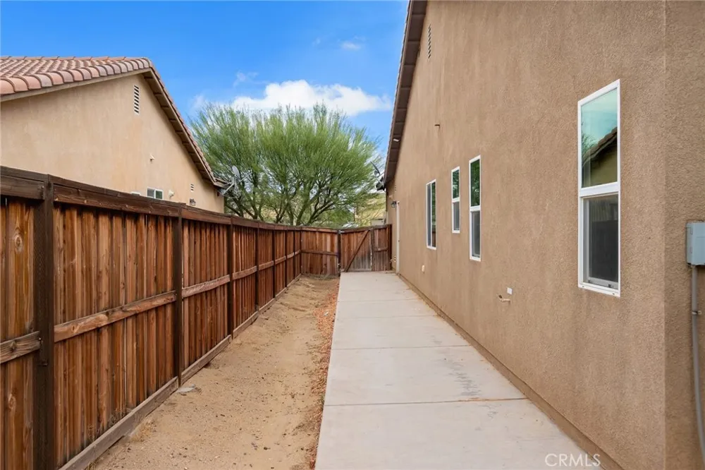 14262 Vincent Adelanto, CA 92301
