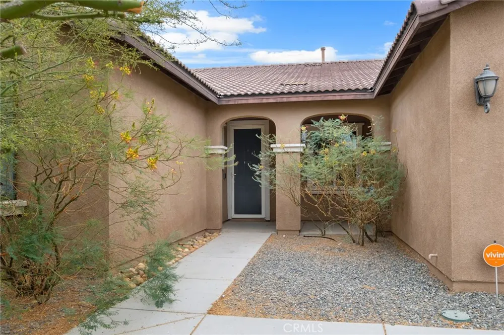 14262 Vincent Adelanto, CA 92301