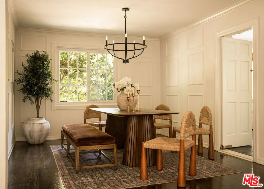 2533 Benedict Canyon Drive Beverly Hills, CA 90210