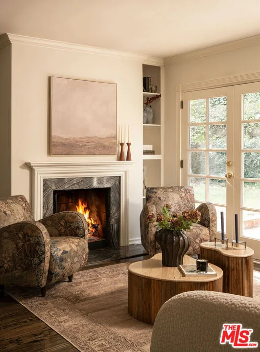 2533 Benedict Canyon Drive Beverly Hills, CA 90210