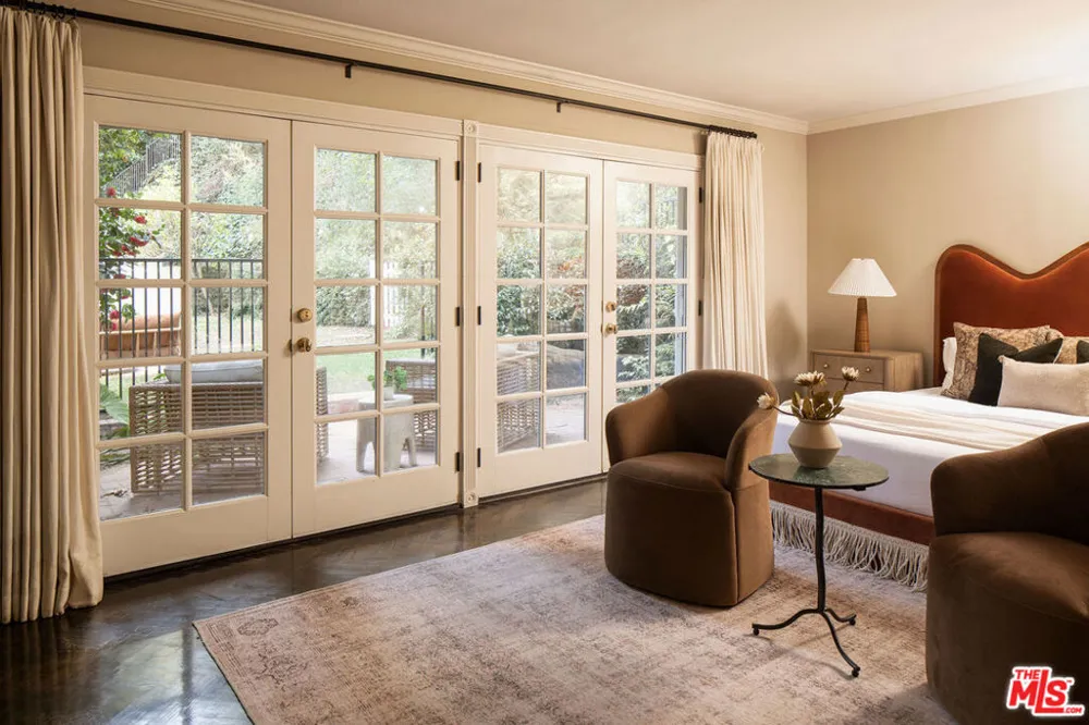 2533 Benedict Canyon Drive Beverly Hills, CA 90210