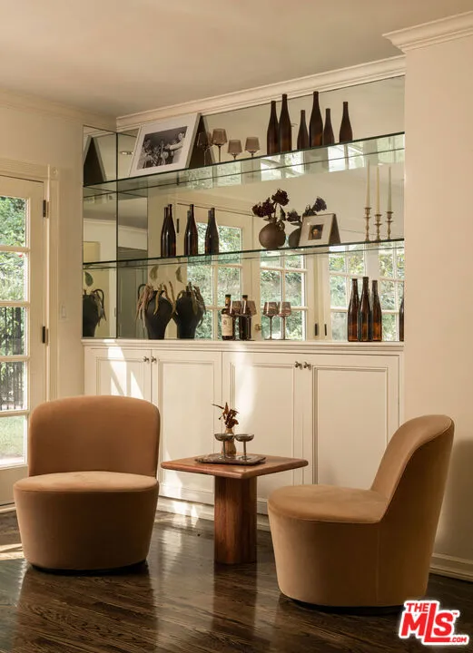 2533 Benedict Canyon Drive Beverly Hills, CA 90210