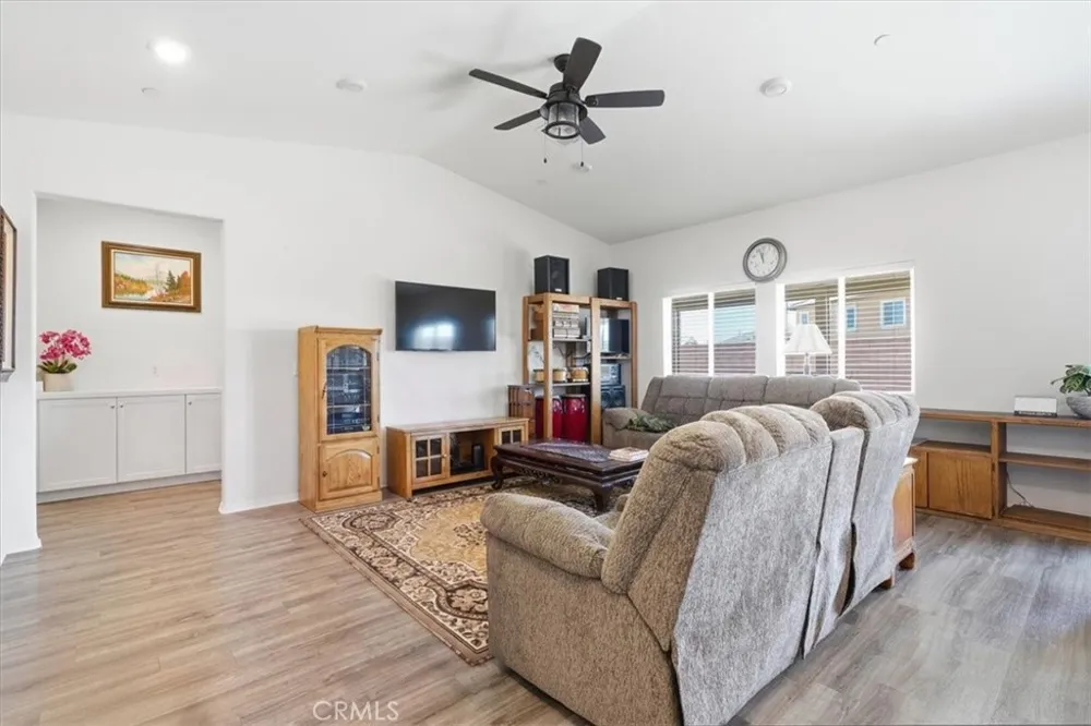 15563 San Francisco Victorville, CA 92394