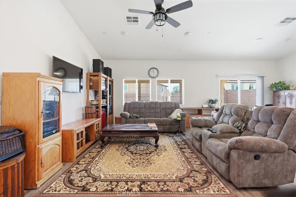 15563 San Francisco Victorville, CA 92394