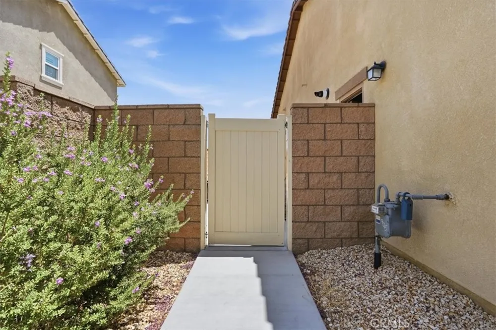 15563 San Francisco Victorville, CA 92394
