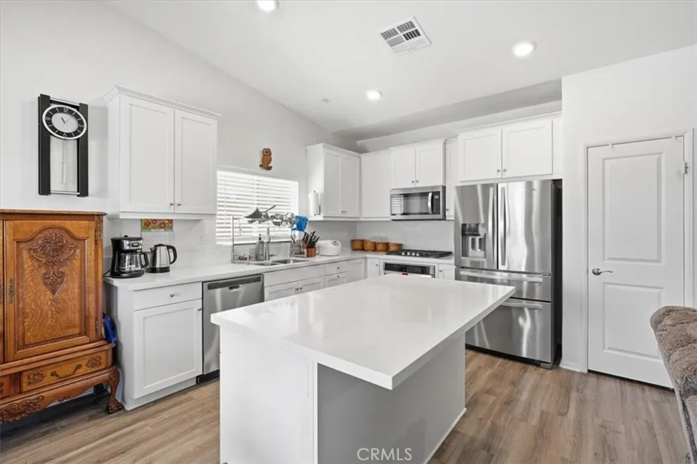 15563 San Francisco Victorville, CA 92394