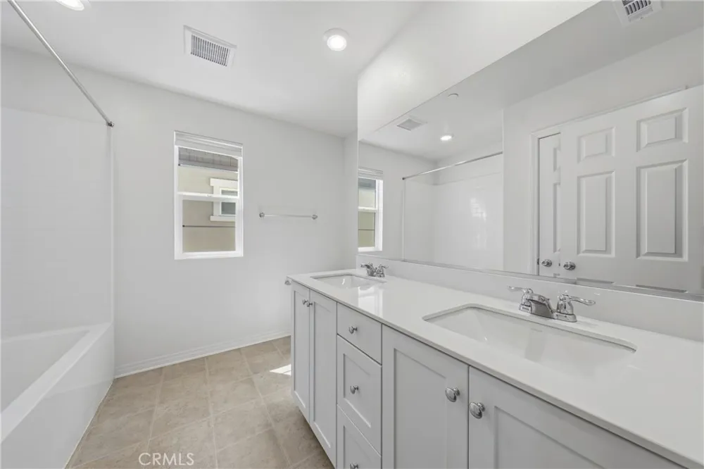 17016 Zion Canyon Country, CA 91387