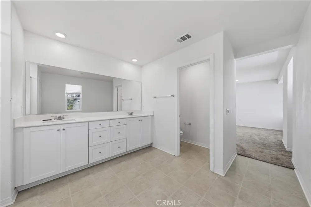 17016 Zion Canyon Country, CA 91387