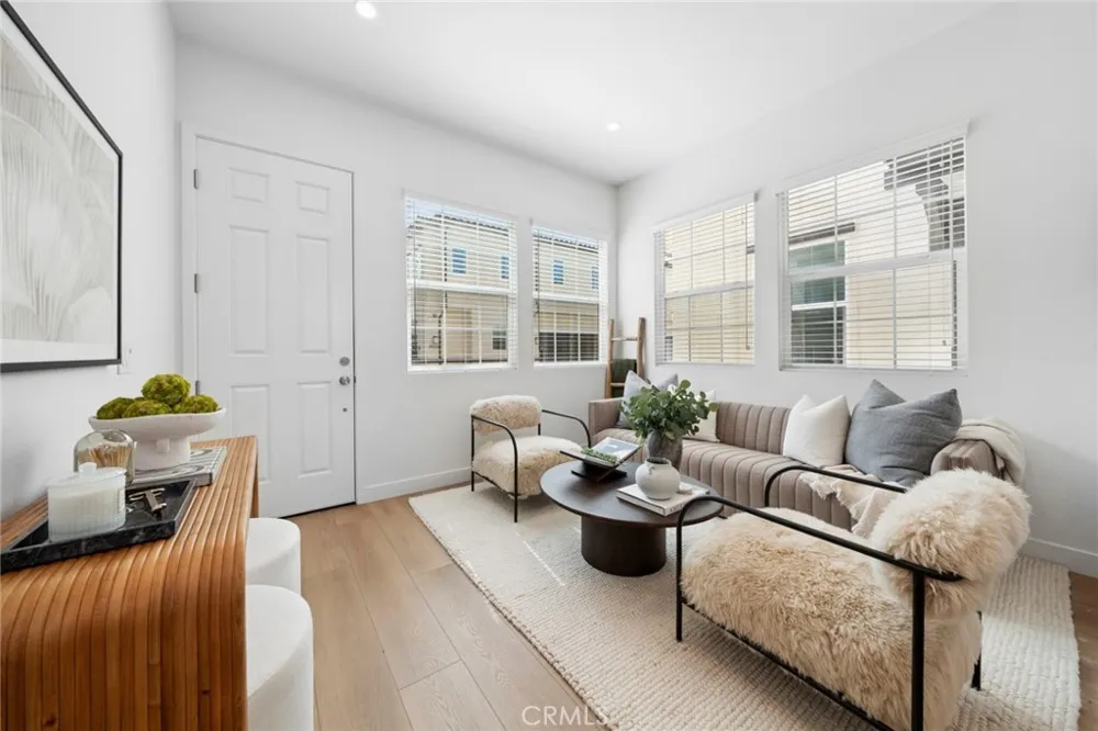 374 Hamilton St #B101 Costa Mesa, CA 92627