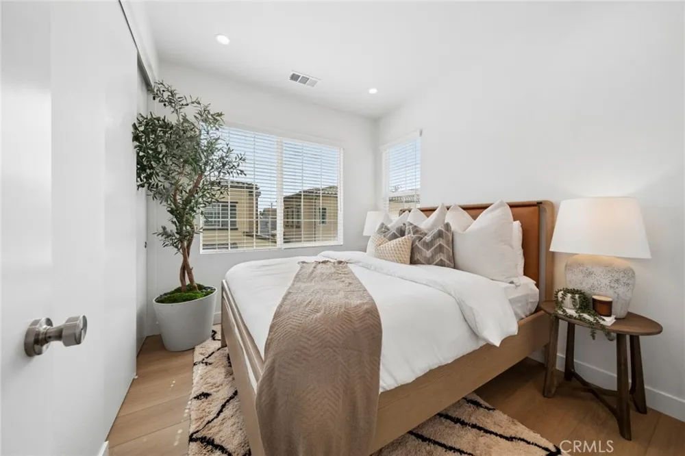 374 Hamilton St #B101 Costa Mesa, CA 92627