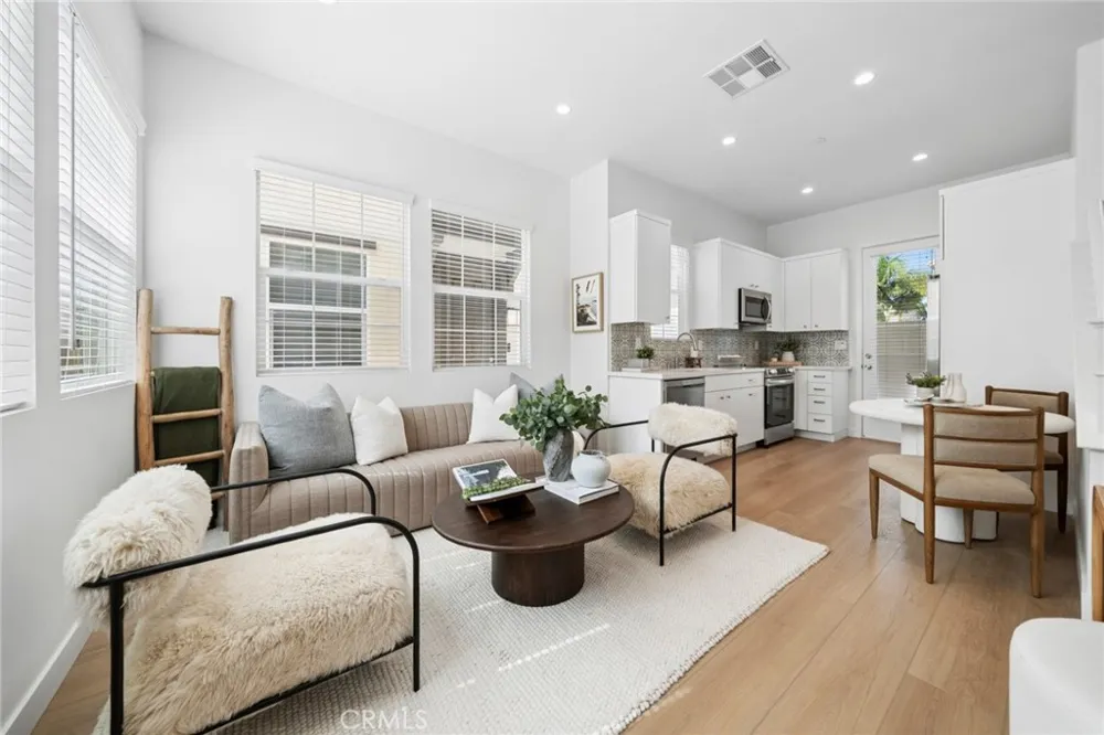 374 Hamilton St #B101 Costa Mesa, CA 92627