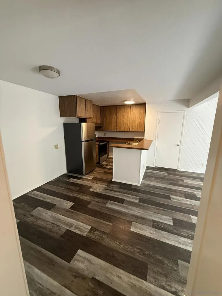 3549 Castle Glen #113 San Diego, CA 92123