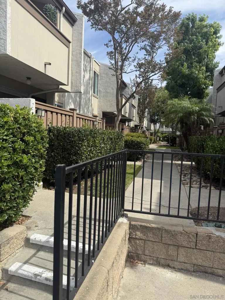 3549 Castle Glen #113 San Diego, CA 92123