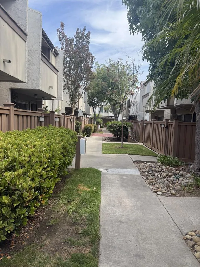 3549 Castle Glen #113 San Diego, CA 92123