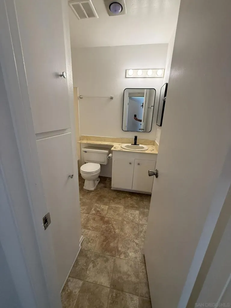 3549 Castle Glen #113 San Diego, CA 92123