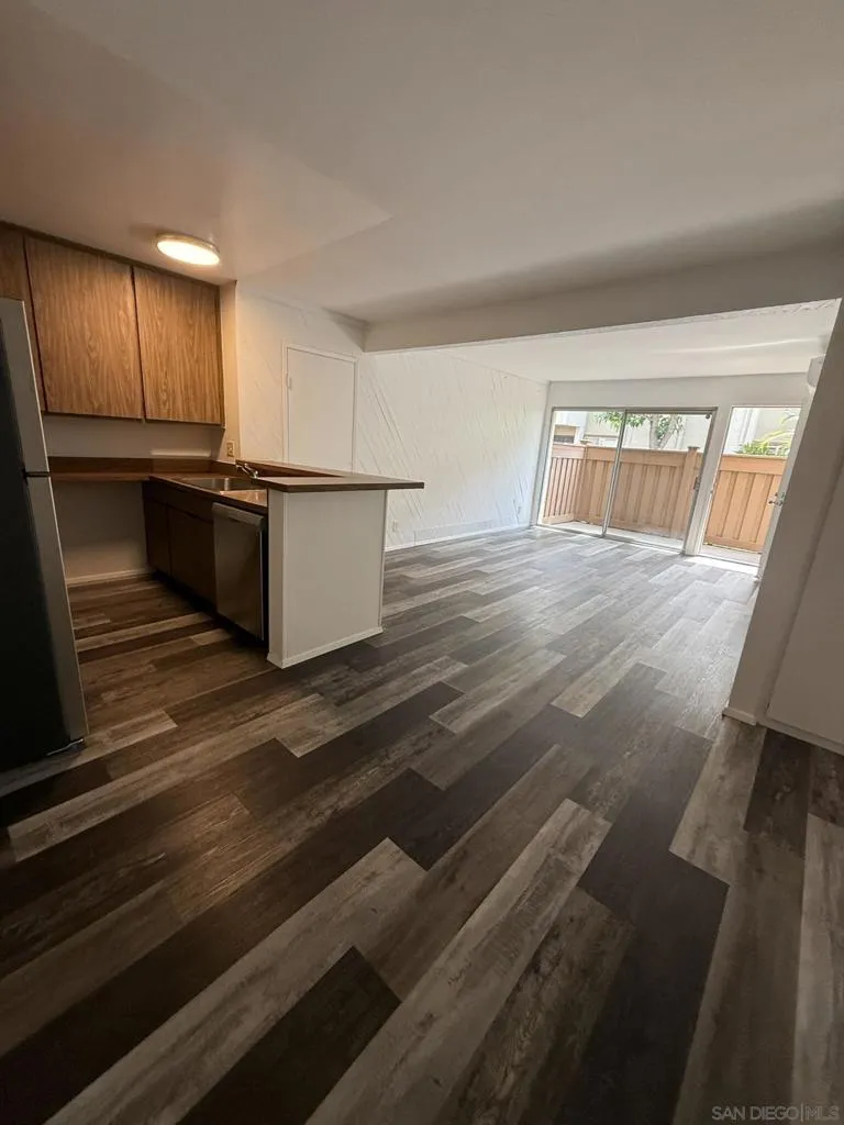 3549 Castle Glen #113 San Diego, CA 92123