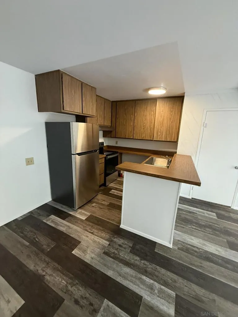 3549 Castle Glen #113 San Diego, CA 92123